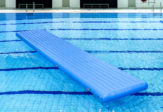 Compra una bonita colchoneta de agua hermética de 10 metros de largo tanto para pequeños como para mayores. Ordene carreras de obstáculos inflables en línea ahora en JB Hinchables España