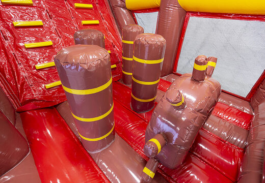 Ordene una pista americana con un tema de barco pirata para niños. Compre pistas americanas inflables en línea ahora en JB Hinchables España