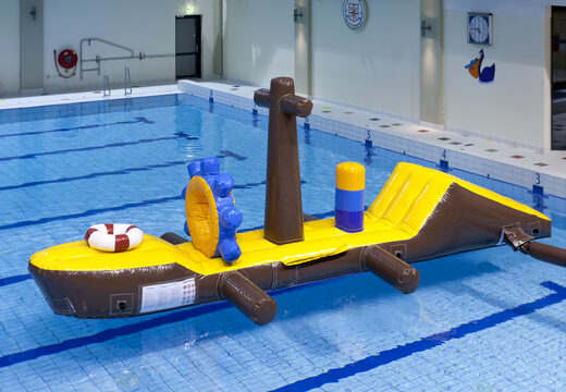 Compre curso de asalto inflable de 7 metros de largo de un barco pirata flotante para jóvenes y mayores. Ordene carreras de obstáculos inflables en línea ahora en JB Hinchables España