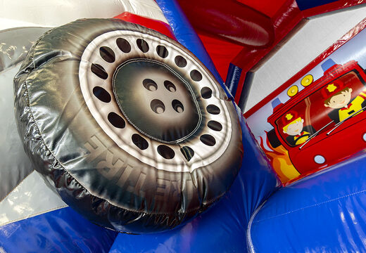 Ordena castillo inflable con una combinación de tobogán en bombero temático en JB Hinchables España. Compra castillos inflables en línea ahora