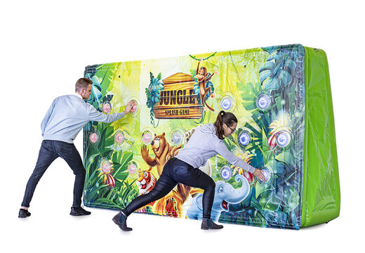 Ordene el IPS Splash Wall in Jungle tema de acción foto inflable Jeroen Zwiers con un rociador de agua en la parte superior para jóvenes y mayores. Compra ahora online Splash Walls IPS inflables en JB Hinchables España