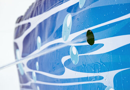 Exclusivo tema submarino inflable IPS Splash Wall: detalle con un rociador de agua en la parte superior para jóvenes y mayores. Compra ahora online Splash Walls IPS inflables en JB Hinchables España