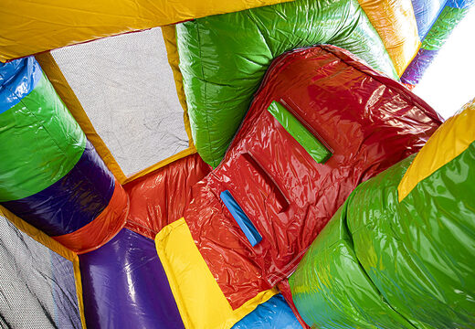 Ordene el castillo inflable multijugador  mediano con tema de supermanzanas con tobogán para niños. Compre castillos inflables en línea en JB Hinchables España