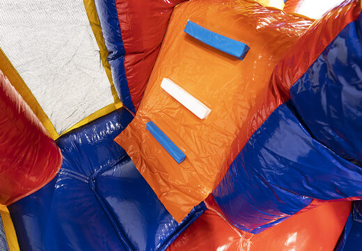 Castillo hinchable multijugador hinchable mediano en temática fórmula 1 con tobogán para niños. Ordene castillos hinchables en línea en JB Hinchables España