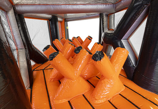 Compre una pista de asalto inflable X-Corner modular giga de 40 piezas para niños. Ordene carreras de obstáculos inflables en línea ahora en JB Hinchables España