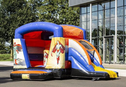 Compra un pequeño castillo hinchable multifuncional de interior con tema de superhéroes para niños. Compra castillos hinchables en línea en JB Inflatables