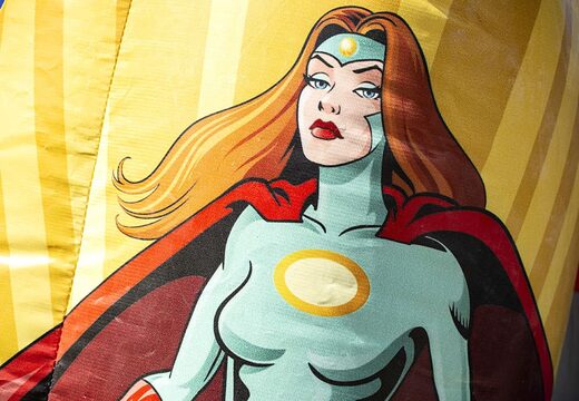 Ordena un pequeño multifun castillo inflable de interior con tema superhéroes para niños. Compra inflables en línea en JB Hinchables España