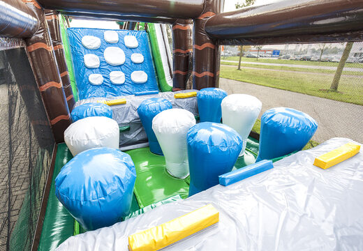Compra una pista americana inflable de temática invernal con 7 elementos de juego y objetos coloridos para niños. Ordene pistas americanas inflables ahora en línea en JB Hinchables España