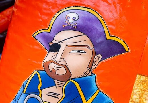 Ordene el castillo hinchable multijugador abierto con tobogán en tema pirata para niños. Compre castillos hinchables en línea en JB Hinchables España