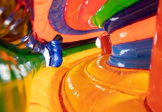 Túnel de rastreo castillo hinchable con temática de circo con obstáculos, usa una rampa de escalada y un tobogán para niños. Compre castillos hinchables en línea en JB Hinchables España