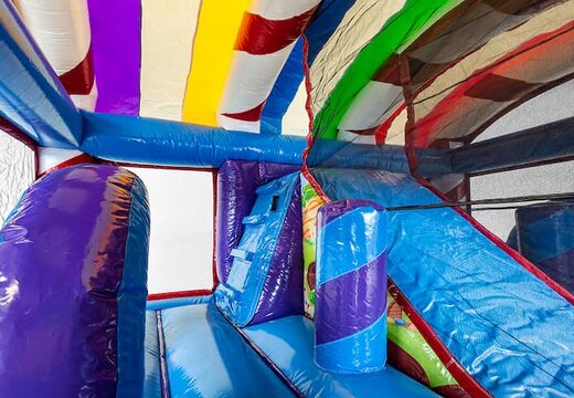 Ordene el castillo hinchable Candyland con un diseño único, un tobogán y objetos en 3D para niños. Compre castillos hinchables en línea en JB Hinchables España