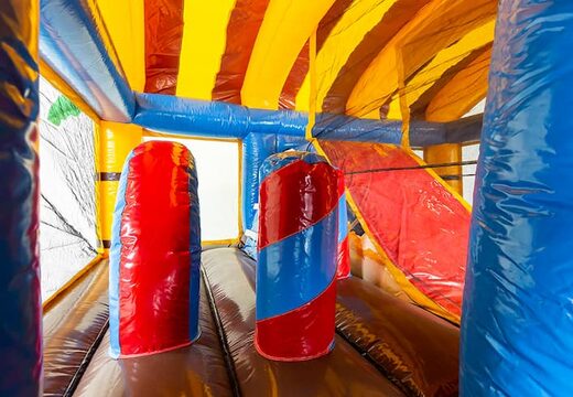 Castillo hinchable de temática pirata con tobogán y objetos en 3D para niños. Compre castillos hinchables en línea en JB Hinchables España