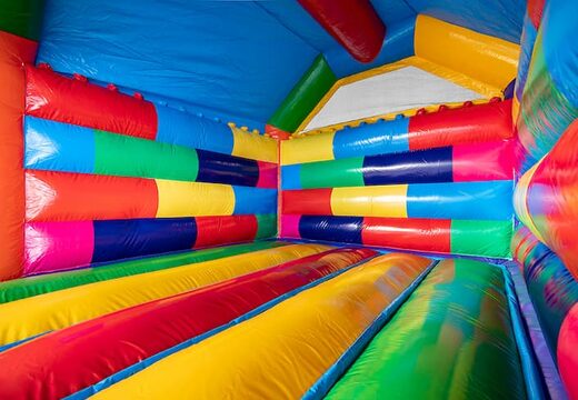 Ordene un castillo inflable de supermanzana estándar con un diseño llamativo y una animación divertida en forma de muñeca para niños. Ordene castillo inflable en línea en JB Hinchables España