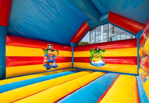 Compra un grande castillo hinchable  con un tema pirata  para niños. Ordena castillos inflable en línea en JB Hinchables España