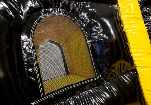 Detalle juego de gladiador inflable