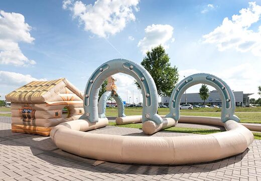 Pista de carreras inflable occidental