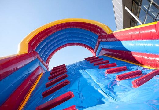 Escalada en una pista de baile de bañera