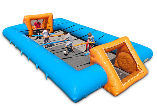 Pide futbolín hinchable azul naranja con exclusivo sistema de deslizamiento de abordaje para niños. Compre futbolines inflables ahora en línea en JB Inflatables Holanda