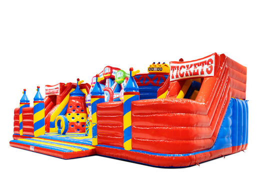 Lado de Slideworld rollercoaster con noria y boletos