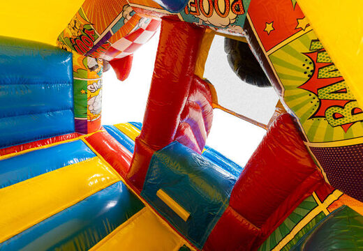 Interior del combo de tobogán en tema de cómic