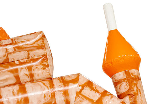 Torre naranja en el castillo hinchable estándar Orange Brick de JB en Meppel