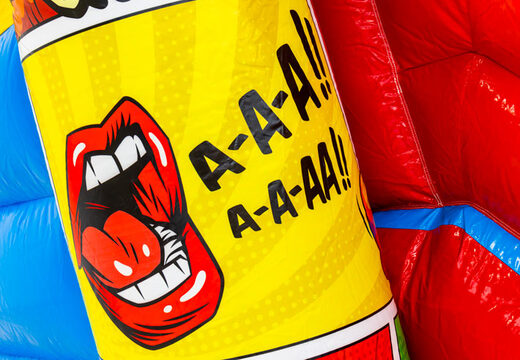 Ilustración de dibujos animados en el castillo hinchable Doubleslide en el tema Comic