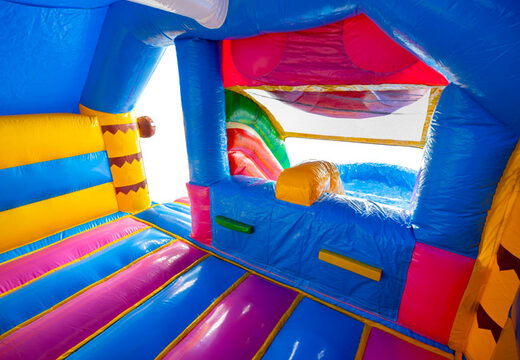 Interior del Castillo Hinchable Combo Doble Slide en azul, amarillo y morado en JB